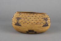 Pomo%20artist%2C%20%3Cb%3E%3Ci%3E%20Basket%3C%2Fi%3E%3C%2Fb%3E%2C%20ca.%201900%2C%20sedge%2C%20bulrush%2C%20and%20willow%20with%20shell%20beads%2C%20Gift%20of%20Mrs.%20Ferdinand%20C.%20Smith%20and%20Mr.%20L.%20Hawley%20Hoffman%2C%20no%20known%20copyright%20restrictions%2C%2043.1.10